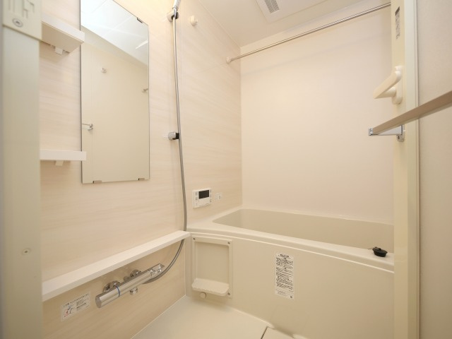 コンフォリア・リブ新大阪西宮原ソルテラスの浴室