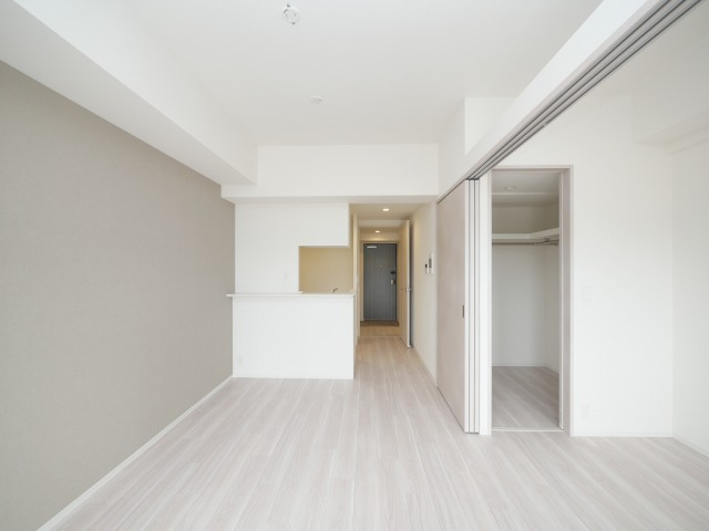 コンフォリア・リブ新大阪西宮原ソルテラスの居間・リビング