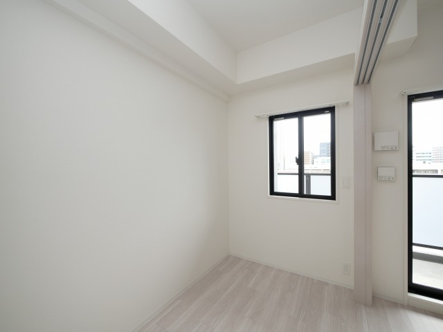 コンフォリア・リブ新大阪西宮原ソルテラスの洋室