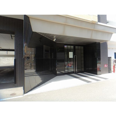 【エントランス】 | ゾネ医大キャンパス前