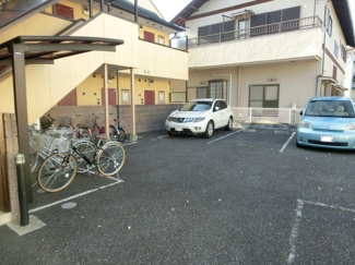 【周辺】 | 建物周辺。