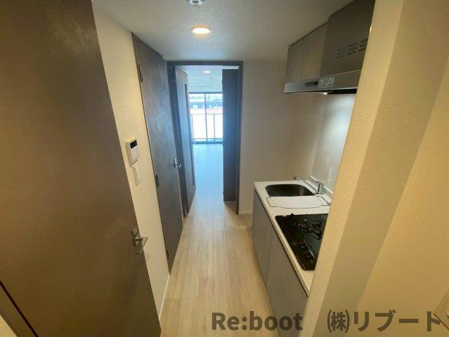 S-RESIDENCE原木中山azure(エスレジデンスバラキナカヤマアズール)の玄関