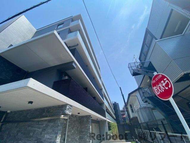 S-RESIDENCE原木中山azure(エスレジデンスバラキナカヤマアズール)の外観