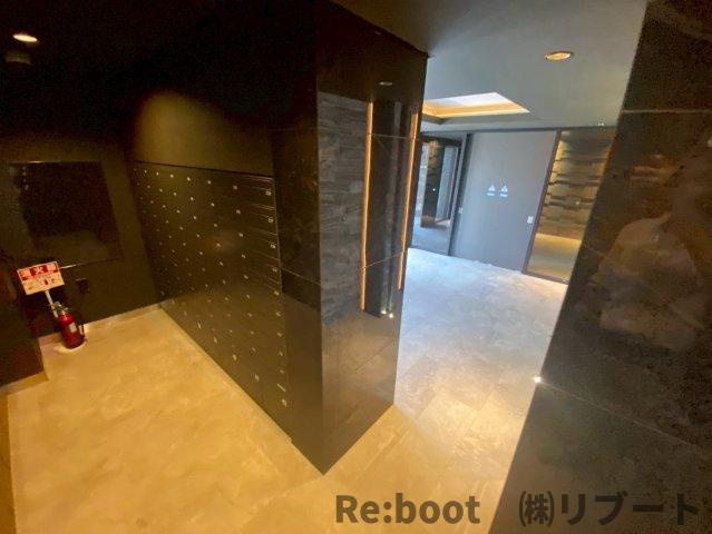 S-RESIDENCE原木中山azure(エスレジデンスバラキナカヤマアズール)のロビー