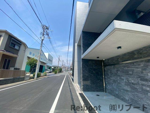 S-RESIDENCE原木中山azure(エスレジデンスバラキナカヤマアズール)の駐車場