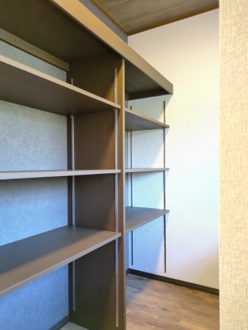 【収納】 | 九十九里町真亀　中古戸建 | １階　パントリー