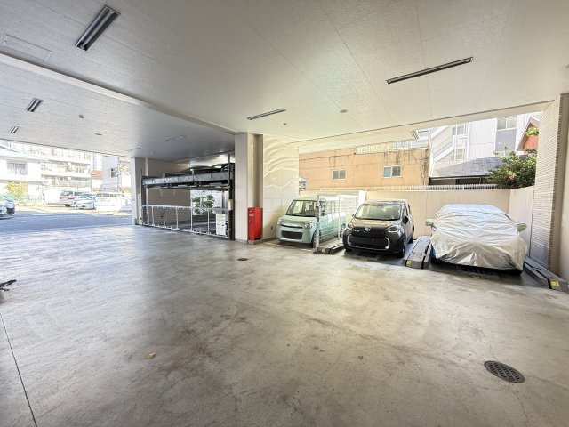 リベール明石相生町の駐車場
