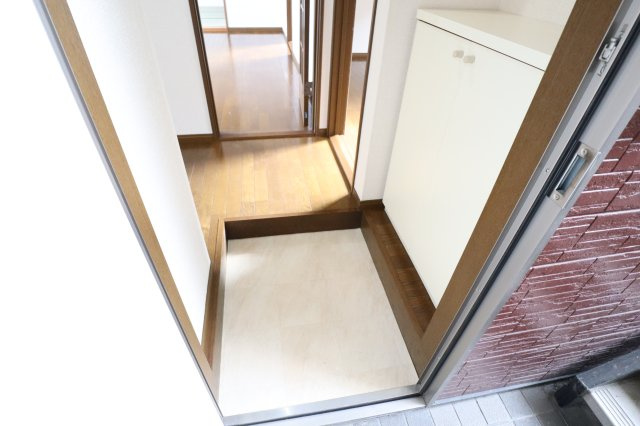 ルミエール二階堂の玄関