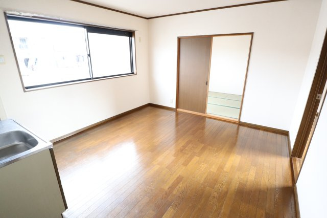 ルミエール二階堂の居間・リビング