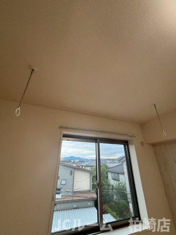 柏崎市松美１丁目のアパートの内装|同間取り別の部屋の写真です