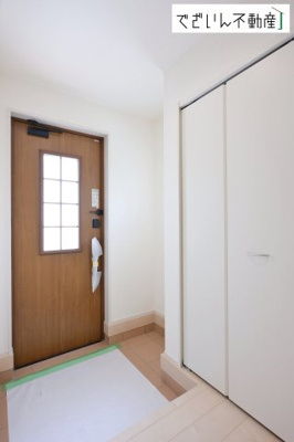 【玄関】 | Livele Garden.S吉見町東野第2　新築住宅 | ≪1号棟≫ 
現地(2026年5月撮影)
