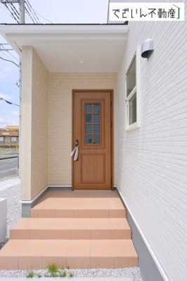 【玄関】 | Livele Garden.S吉見町東野第2　新築住宅 | ≪1号棟≫ 
現地(2026年5月撮影)