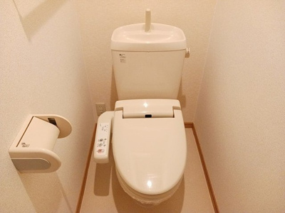 【トイレ】 | カーサ・エスペランサＢ館 | 清潔感のあるトイレです