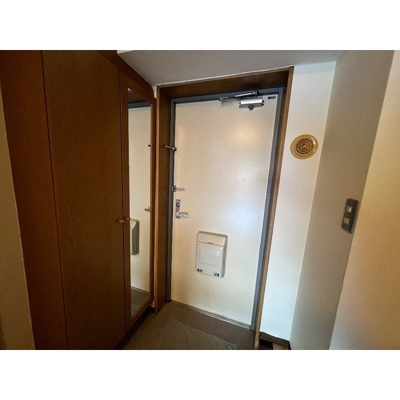 【玄関】 | フローラ大塚弐番館 | 明るい玄関です