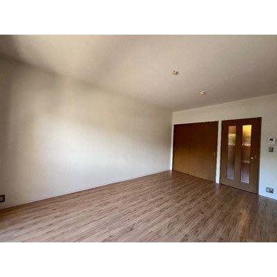 【居間・リビング】 | フローラ大塚弐番館 | ゆったり過ごせるリビングです