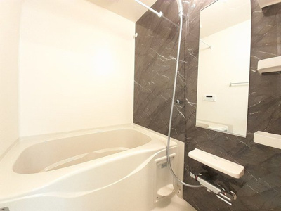 【浴室】 | ロイヤル・鈴　Ｇ | 落ち着いた空間のお風呂です