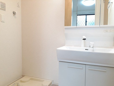 【洗面所】 | ロイヤル・鈴　Ｇ | スペースが確保できる洗面所です