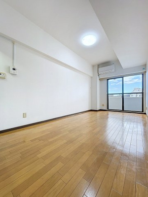 【居間・リビング】 | パレ・ドール文京メトロプラザⅠ | ★エアコン付きで1年中快適に過ごせます★