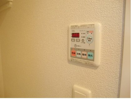 エステムプラザ難波EASTIIブレストの設備|エステムプラザ難波ＥＡＳＴIIブレスト　浴室乾燥リモコン