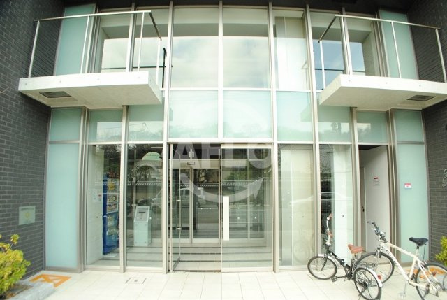 エステムプラザ難波EASTIIブレストのエントランス|エステムプラザ難波ＥＡＳＴIIブレスト　エントランス