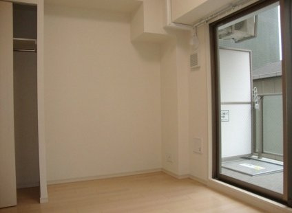 エステムプラザ難波EASTIIブレストの居間・リビング|エステムプラザ難波ＥＡＳＴIIブレスト　洋室