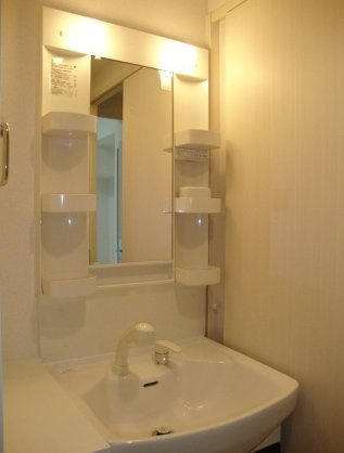 エステムプラザ難波EASTIIブレストの独立洗面台|エステムプラザ難波ＥＡＳＴIIブレスト　独立洗面台