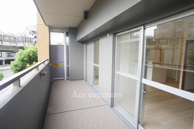 【バルコニー】 | プレスタ杭全 | 十分な広さを確保した南向きのバルコニーです☆