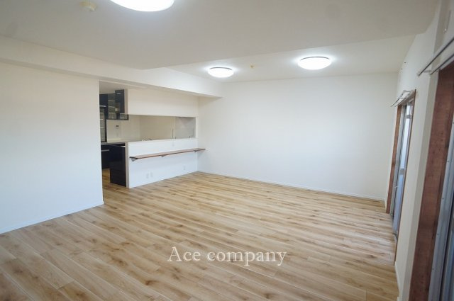 【居間・リビング】 | プレスタ杭全 | 【LDK：現況広々22帖！】