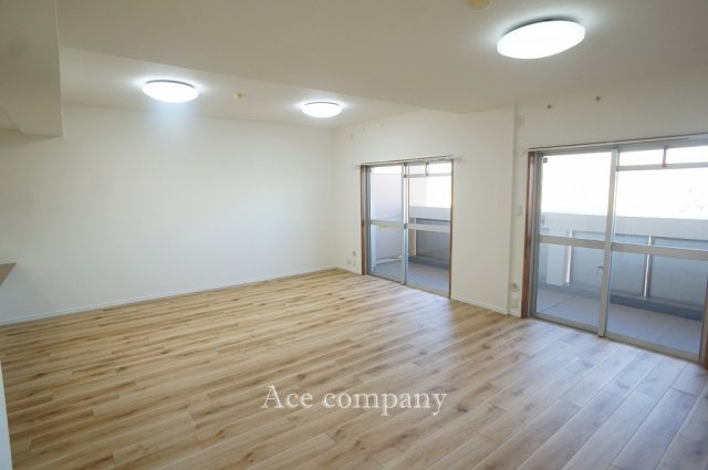 【居間・リビング】 | プレスタ杭全 | 【LDK：現況広々22帖！】