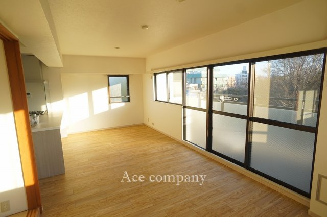 【居間・リビング】の画像