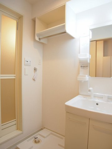 マーレ　プレッソの独立洗面台