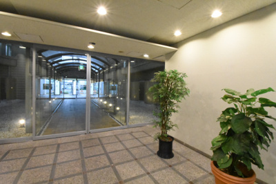 【ロビー】 | ファミールタワープラザ岡山イーストタワー