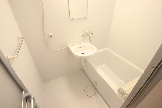 シティパーク菱屋西の浴室