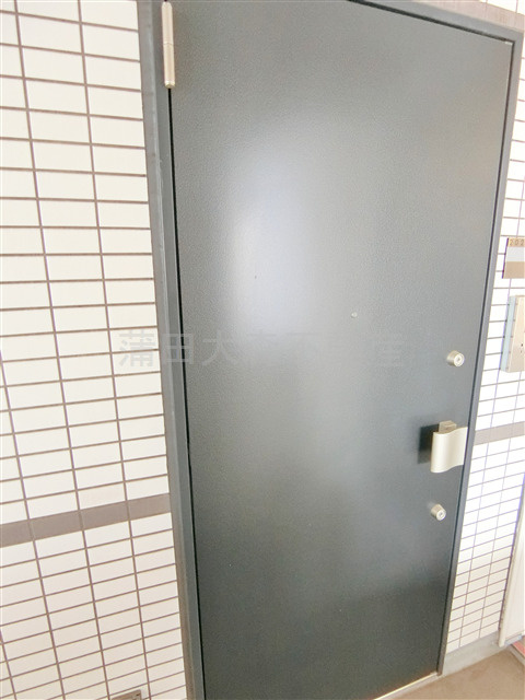 XEBEC(ジーベック平和島Ⅱの玄関