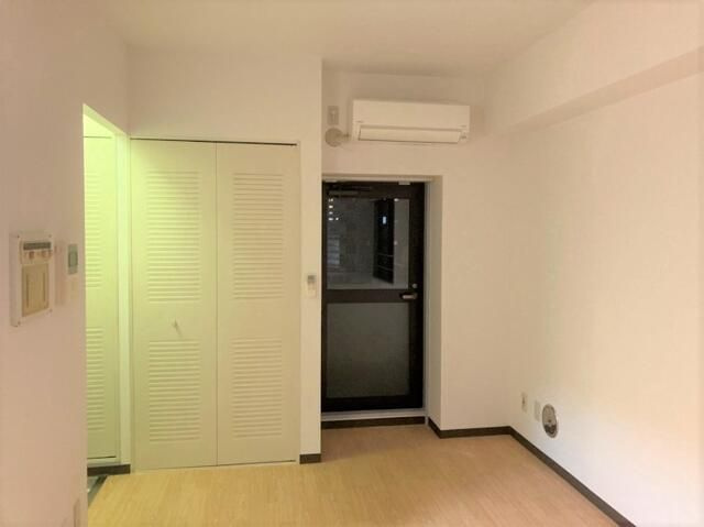 ジョイフル六義園の居間・リビング