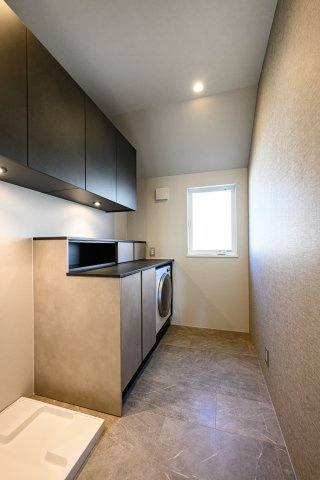 世田谷区世田谷　完成デザイナーズ住宅A号棟のランドリースペース