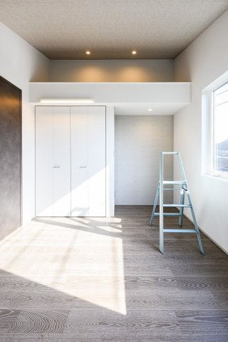 世田谷区世田谷　完成デザイナーズ住宅A号棟の洋室