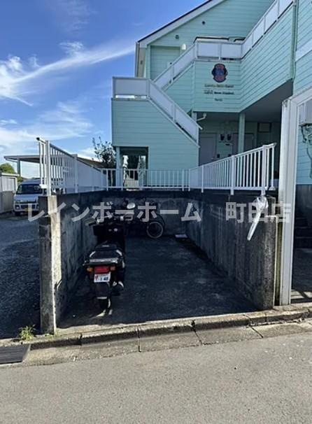 ＫＳＧマリーン三ツ堀3※初期費用分割後払いサービス利用可能物件の駐車場