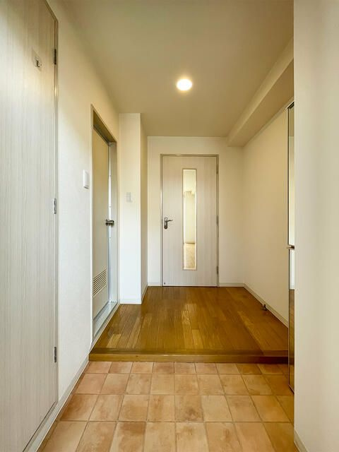 ロイヤルハイネスの玄関