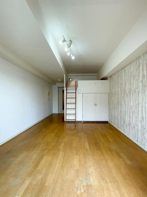 ロイヤルハイネスの居間・リビング