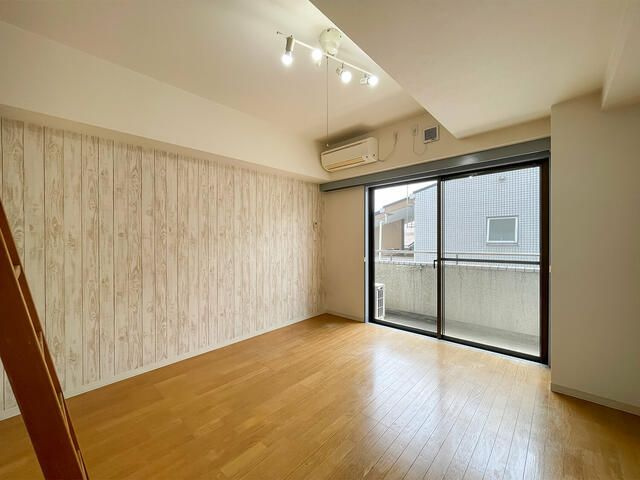 ロイヤルハイネスの居間・リビング