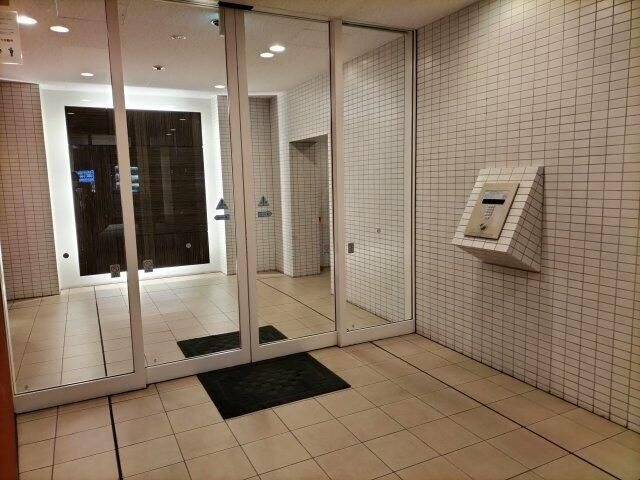 プライムアーバン川口のエントランス