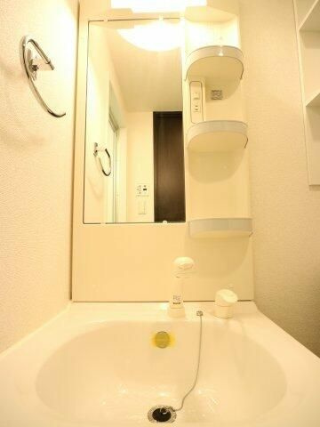 プライムアーバン川口の洗面所