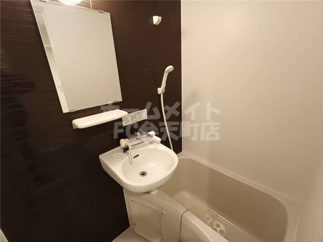 【浴室】 | L-FLORA此花 | コンパクトで使いやすいお風呂です