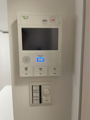 【防犯設備】 | ファミール兵庫 | インターホン
カメラ付きモニターインターホン＆オートロックで安心のセキュリティ。