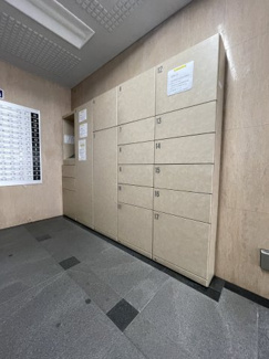 【設備】 | ファミール兵庫 | 宅配ボックス
不在時にも便利な宅配ボックス付き。