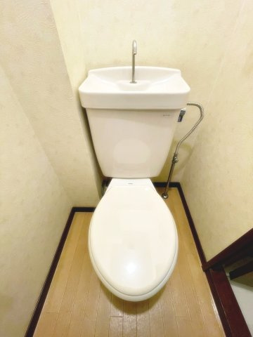 エクセルコート中山のトイレ|落ち着いた色調のトイレです