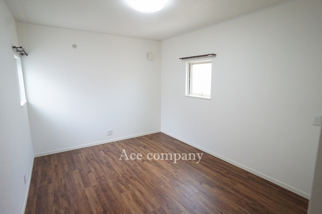 【寝室】 | 東大阪市御厨南2丁目 | 【2階：洋室7.8帖】ウォークインクローゼット完備です♪