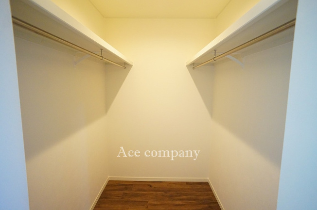 【収納】 | 東大阪市御厨南2丁目 | 【2階：洋室7.8帖】のウォークインクローゼット内です♪