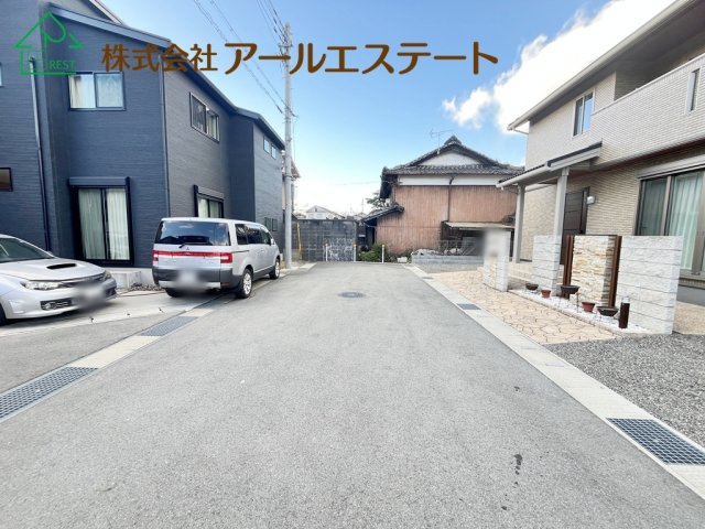 姫路市飾磨区加茂　JR山陽「飾磨駅」徒歩19分の前面道路含む現地写真